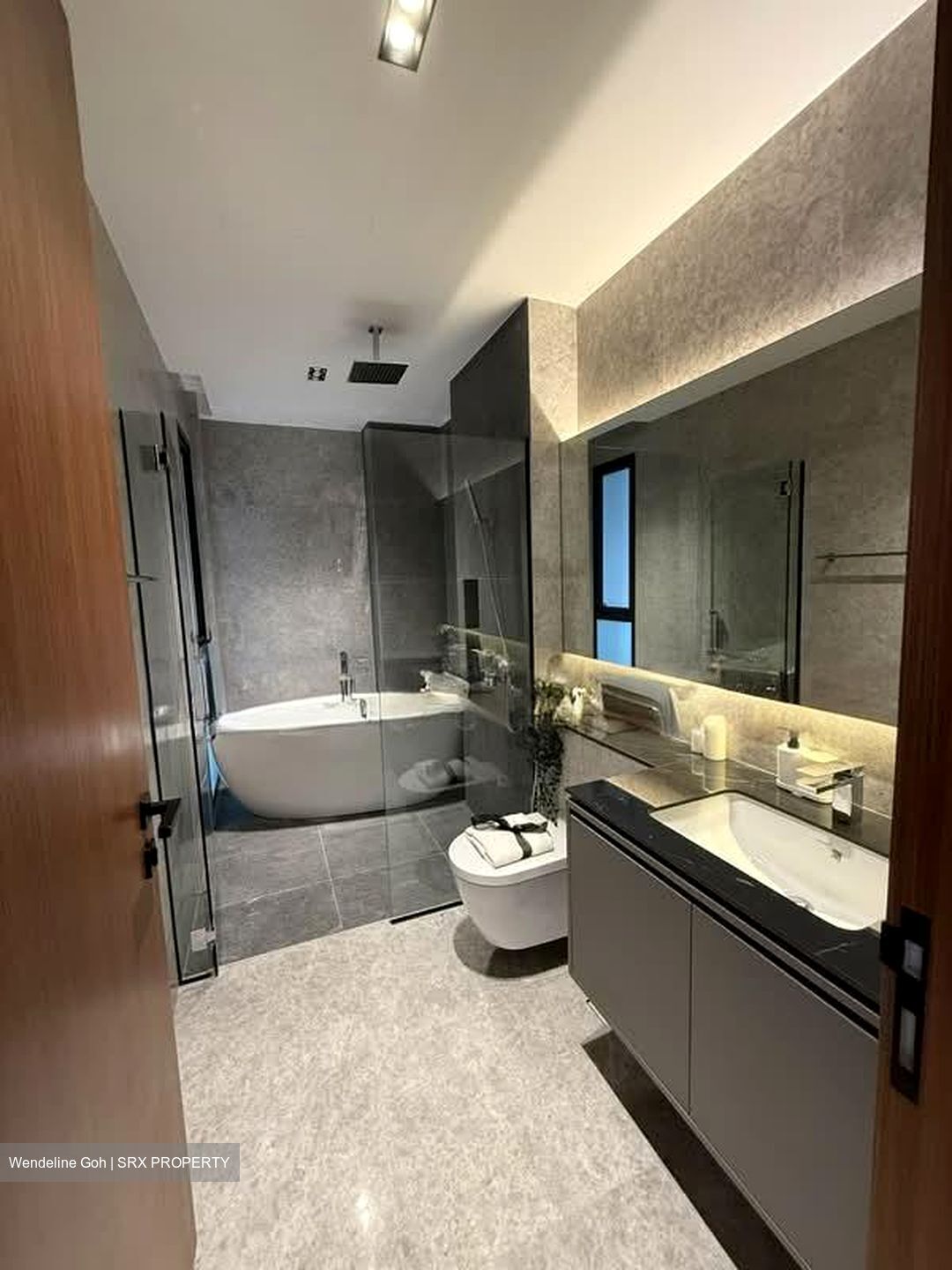 Sembawang Straits Estate (D27), Terrace #581117031